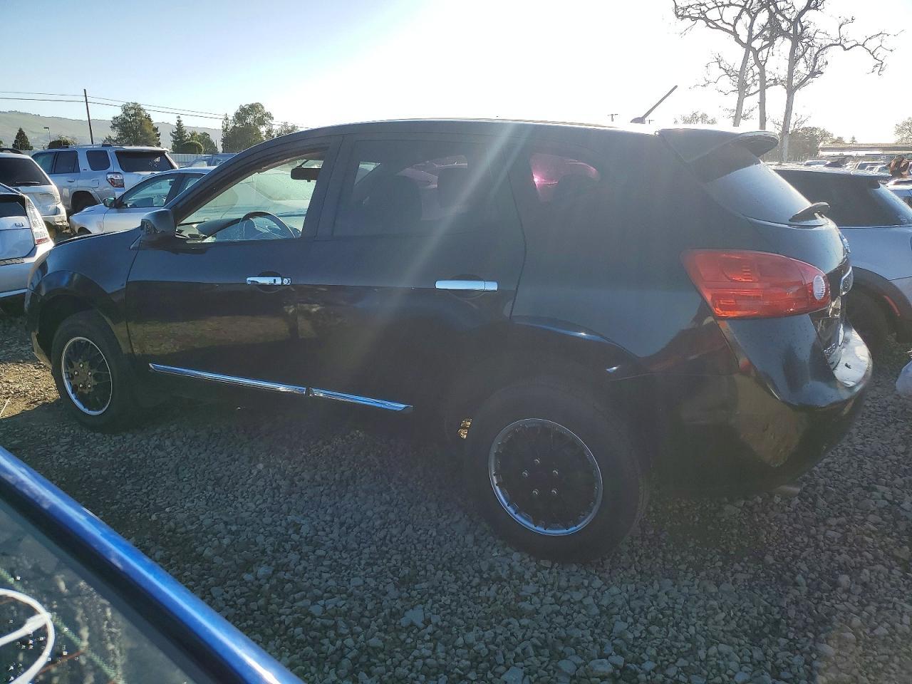 2013 Nissan Rogue S - Image 2