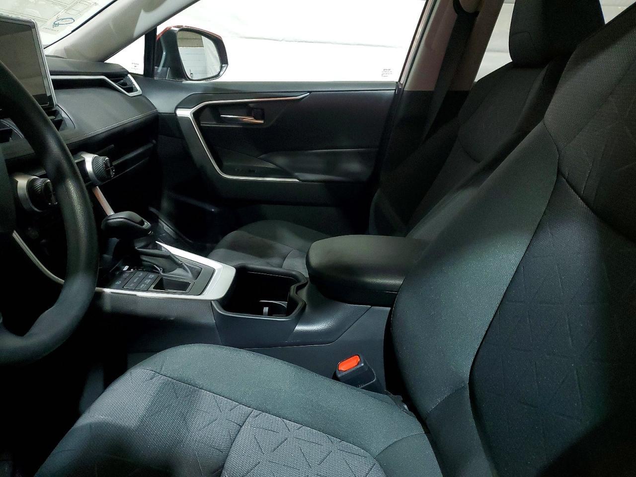 2025 Toyota Rav4 Xle - Image 7