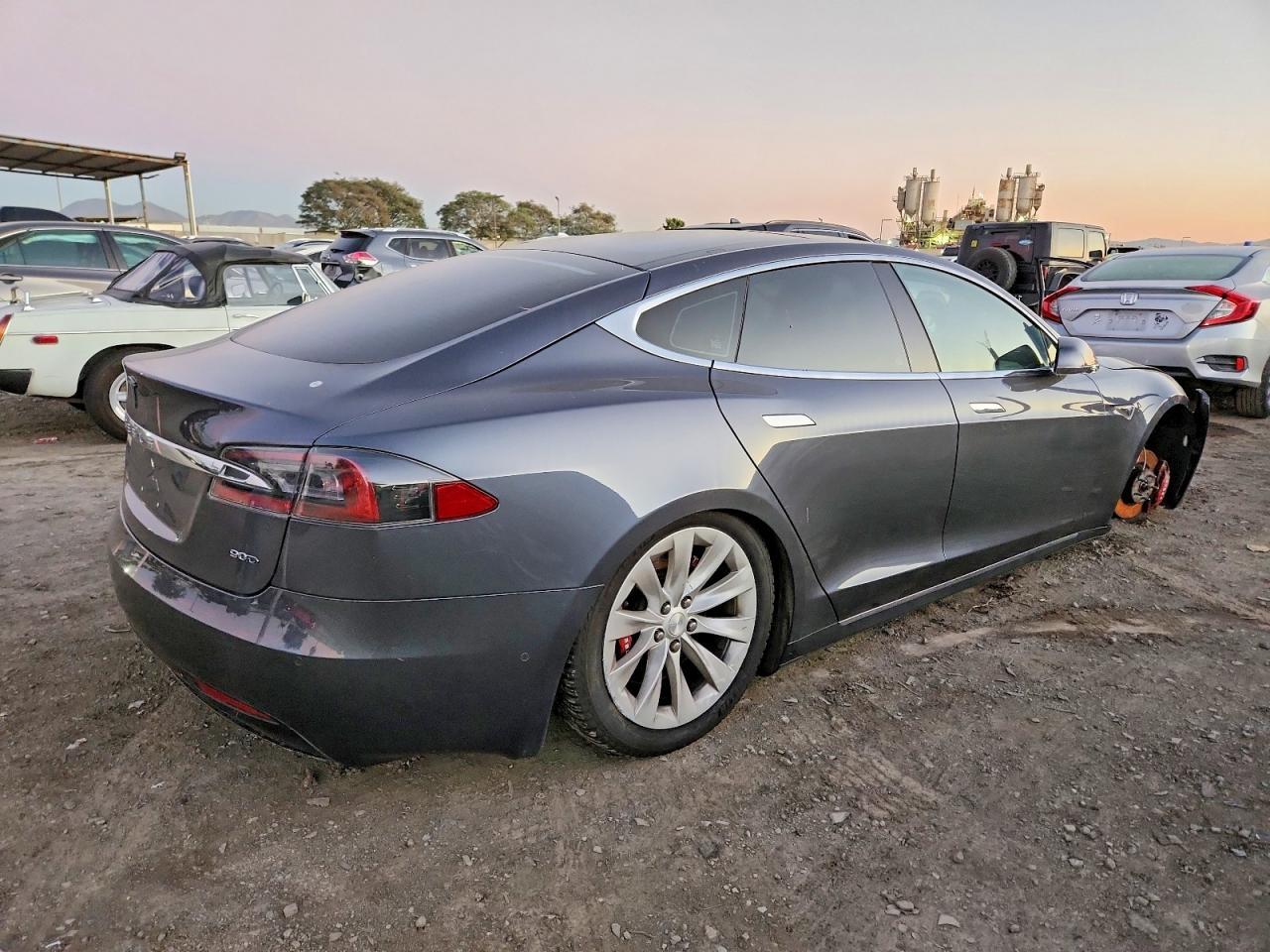 2016 Tesla Model S - Фото 3