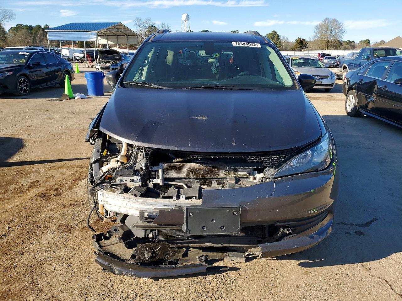 2020 Chrysler Voyager Lxi - Фото 5