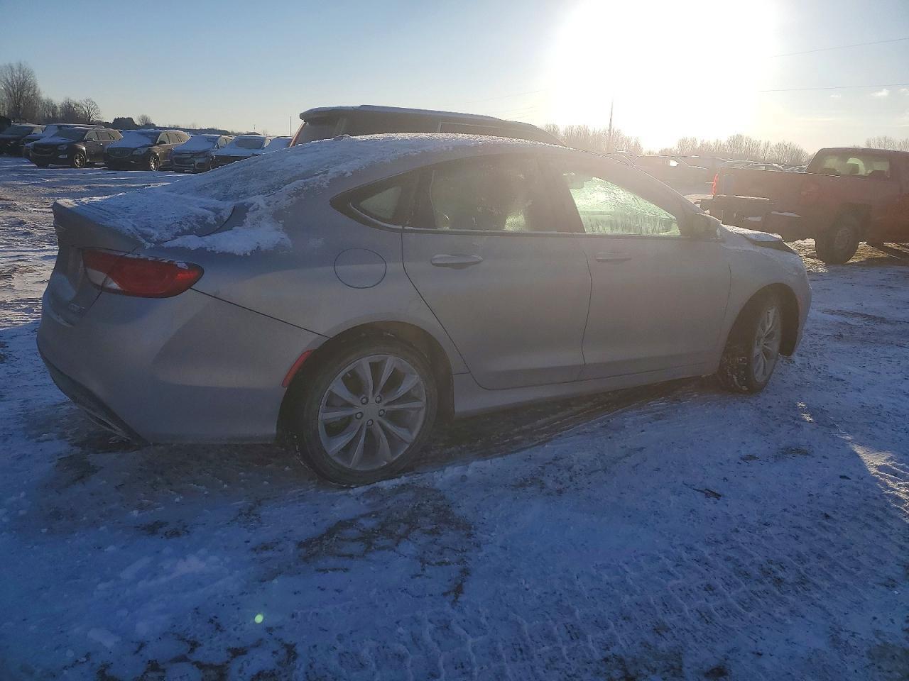 2015 Chrysler 200 S - Фото 3