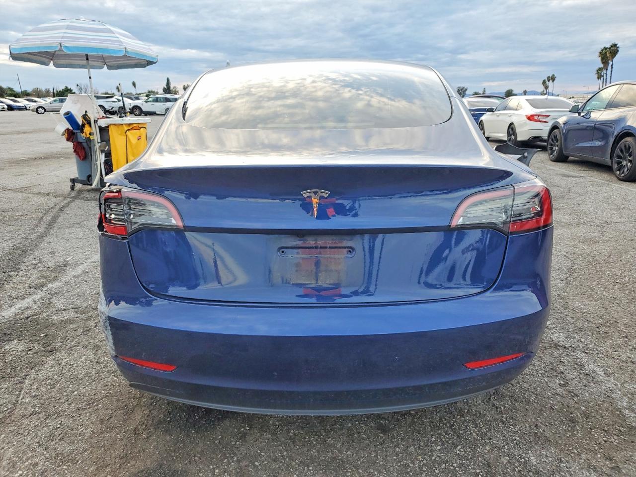 2023 Tesla Model 3 - Image 6