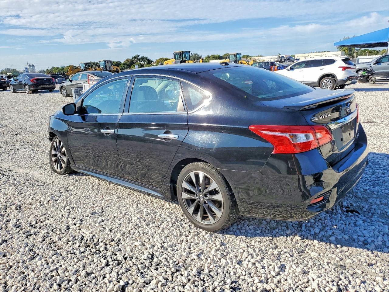 2019 Nissan Sentra S - Фото 2