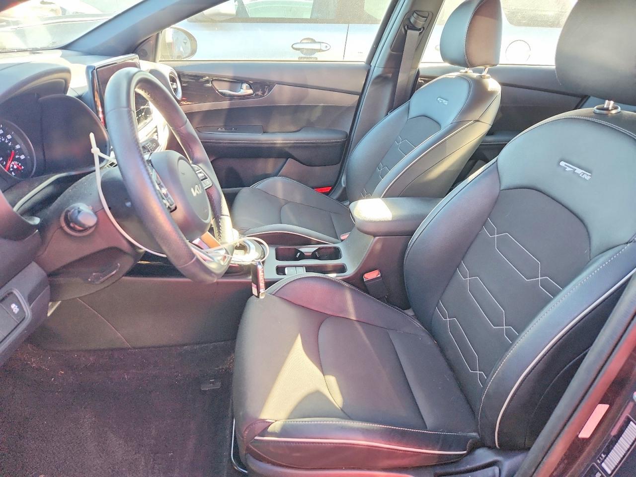 2024 Kia Forte Gt Line - Image 7