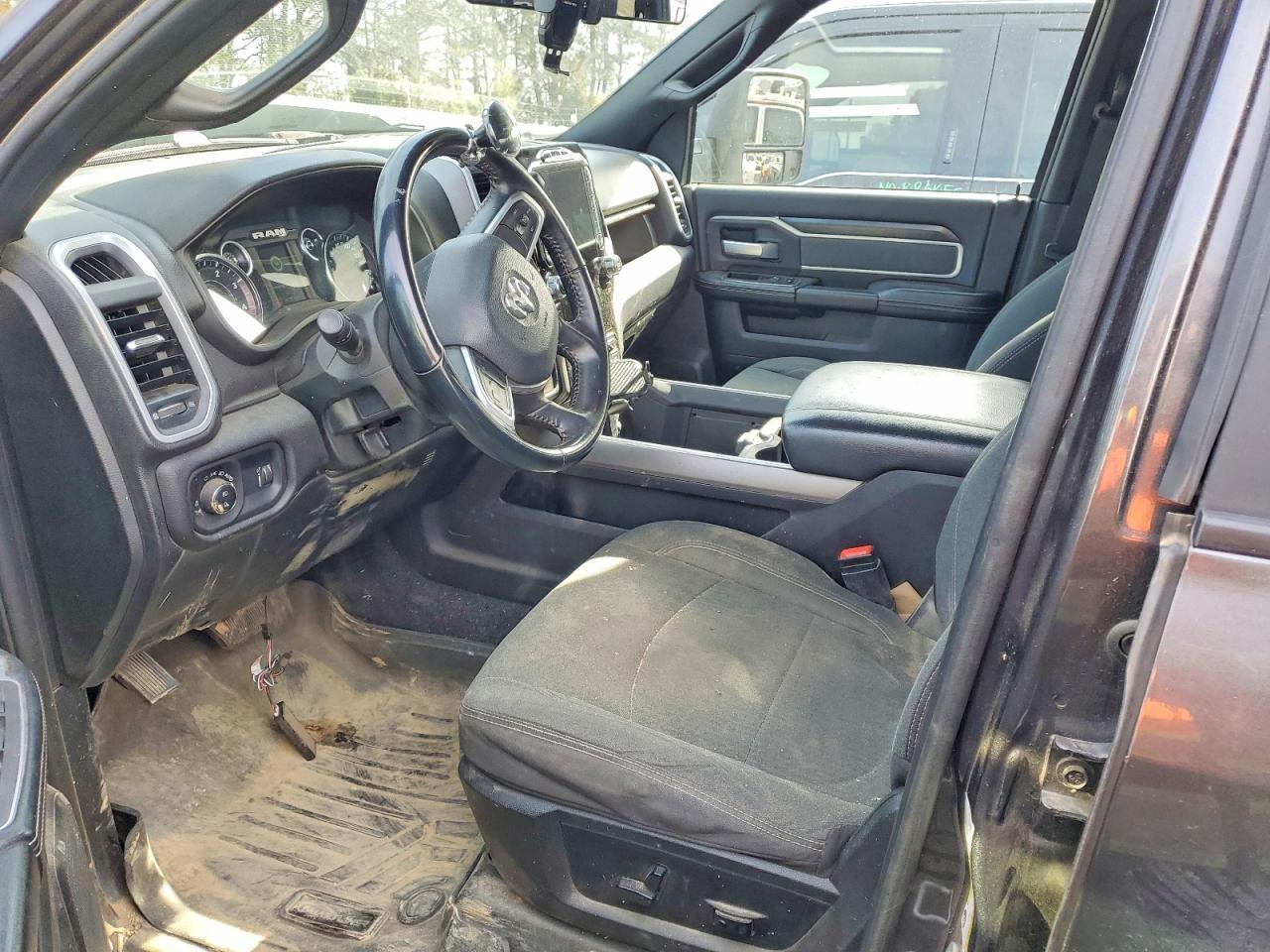 2023 Ram 3500 Big Horn - Фото 7