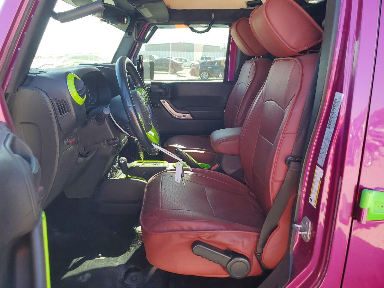 2015 Jeep Wrangler Unlimited Sahara - Image 7