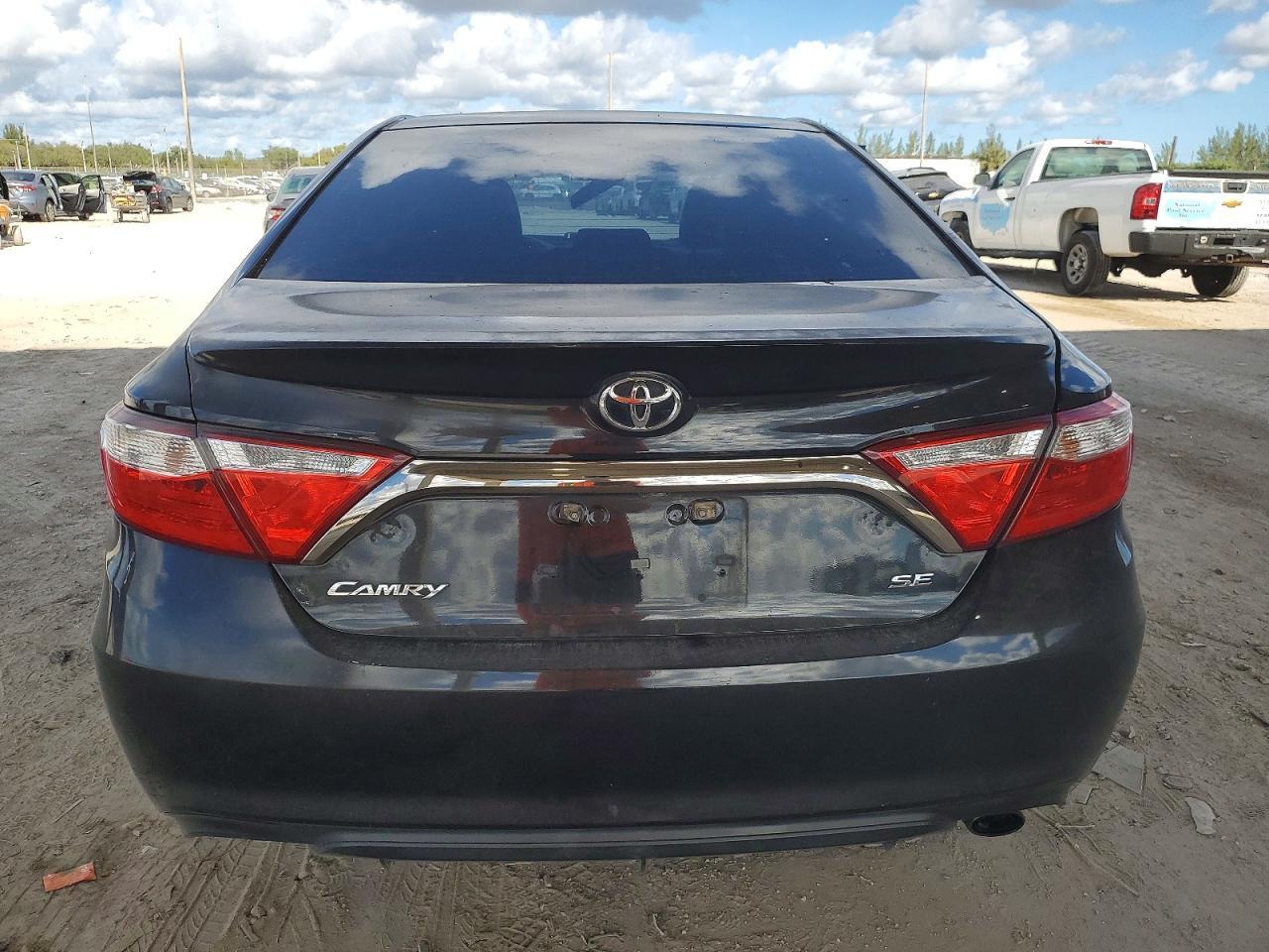 2015 Toyota Camry - Фото 6