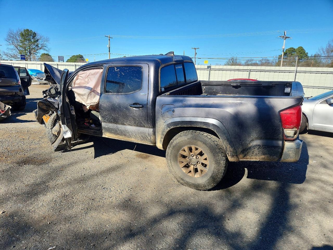 2017 Toyota Tacoma Double Cab - Image 2