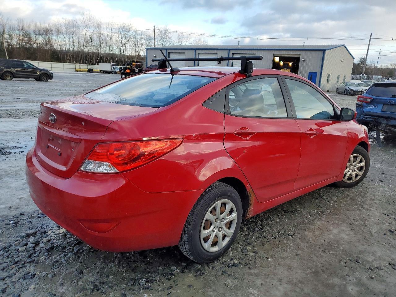 2013 Hyundai Accent Gls - Фото 3