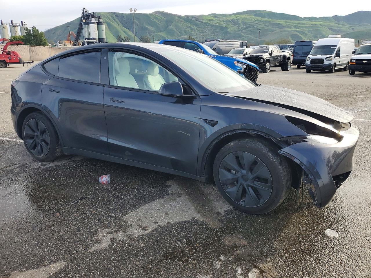 2024 Tesla Model Y - Image 4