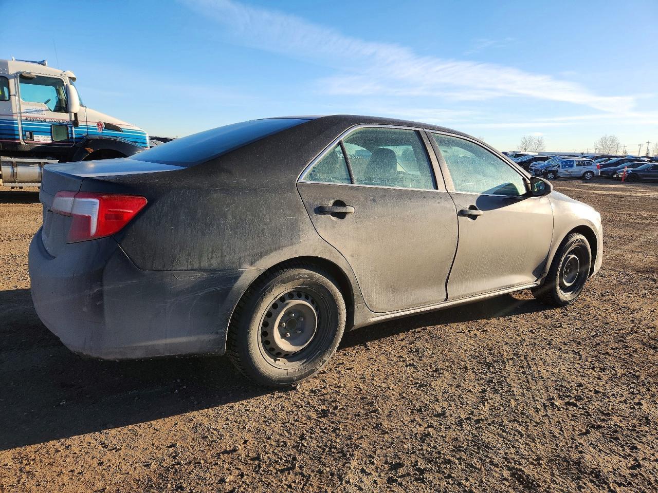 2014 Toyota Camry Le 4Dr - Фото 3