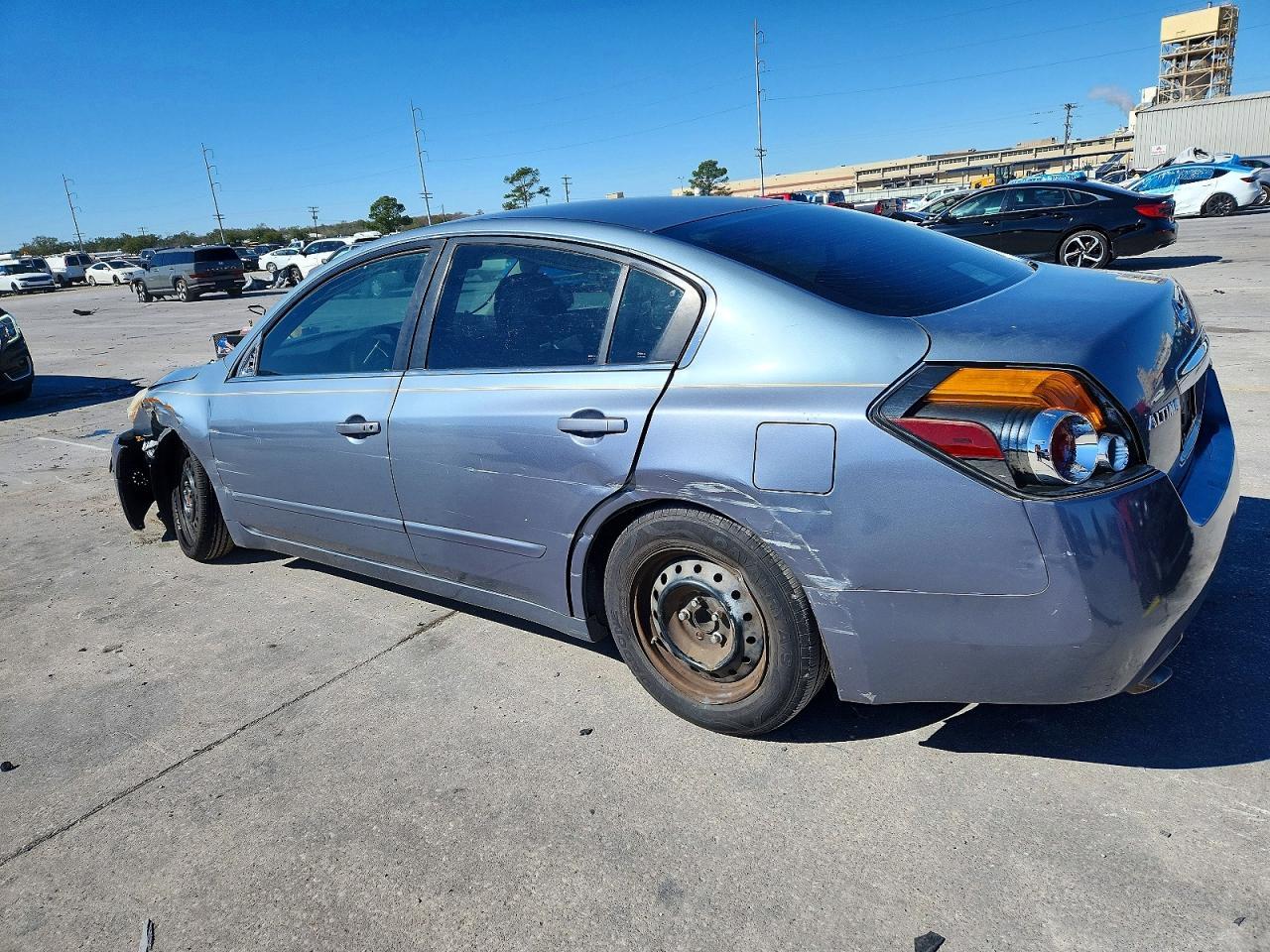 2010 Nissan Altima Base - Фото 2