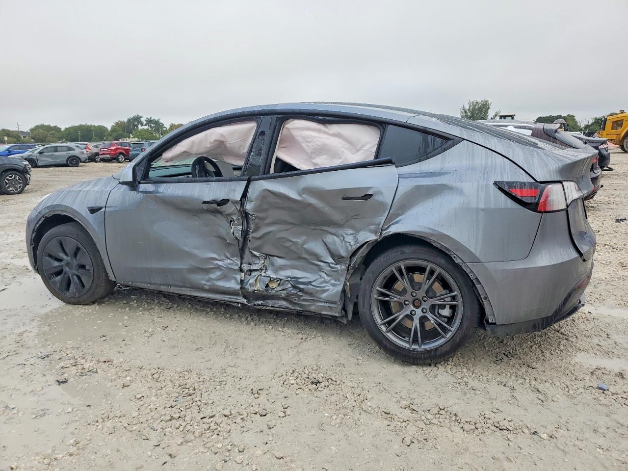 2024 Tesla Model Y - Image 2