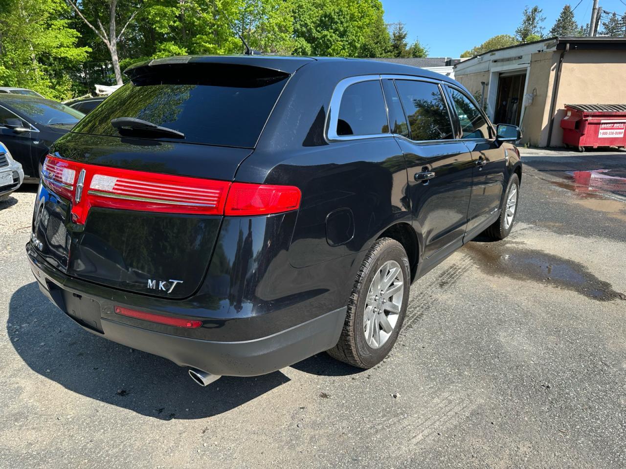 2018 Lincoln Mkt - Фото 4