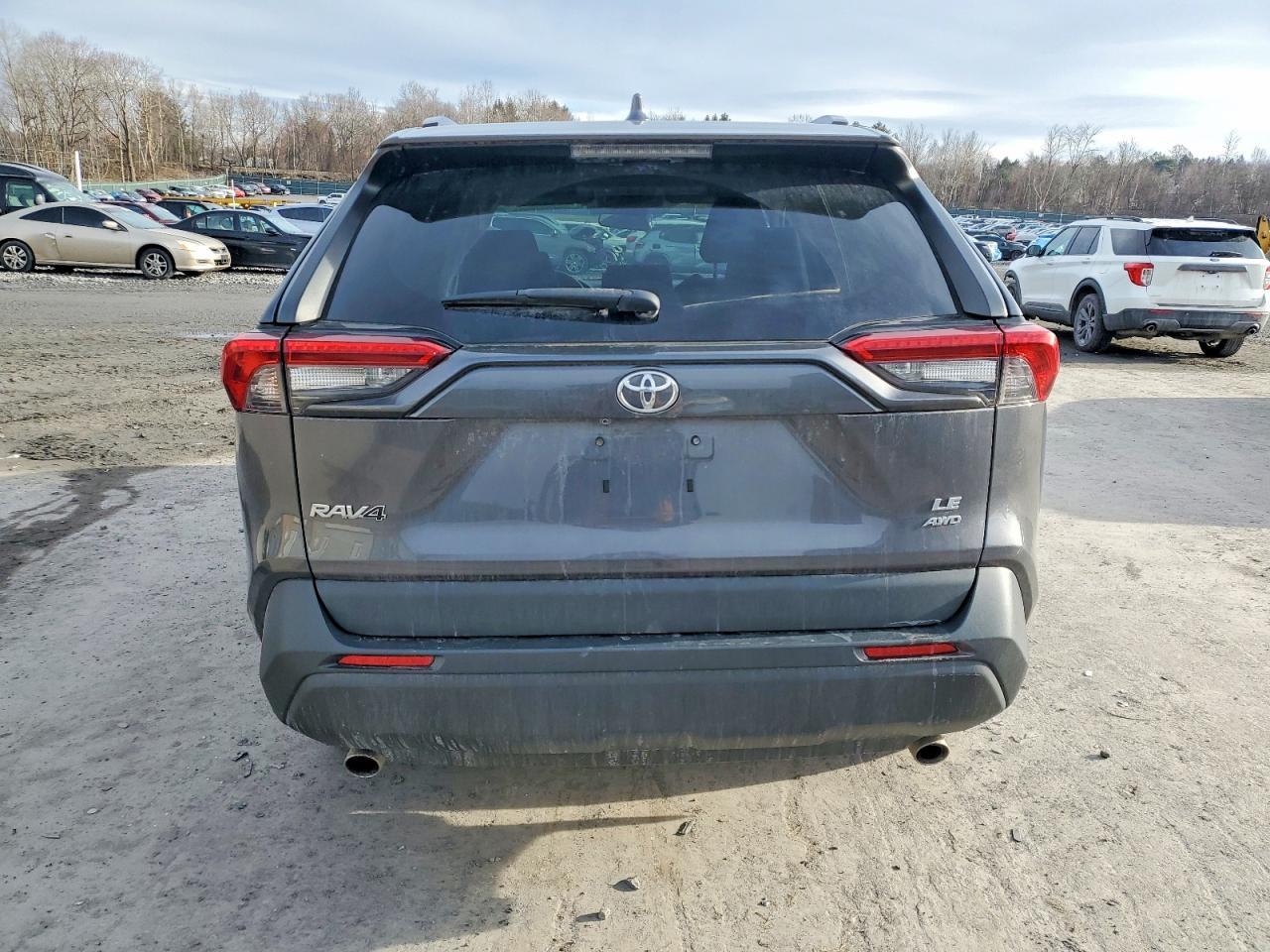 2020 Toyota Rav4 Le - Image 6