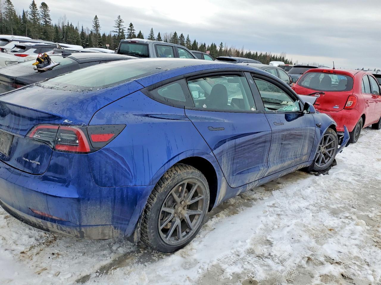 2023 Tesla Model 3 - Фото 3