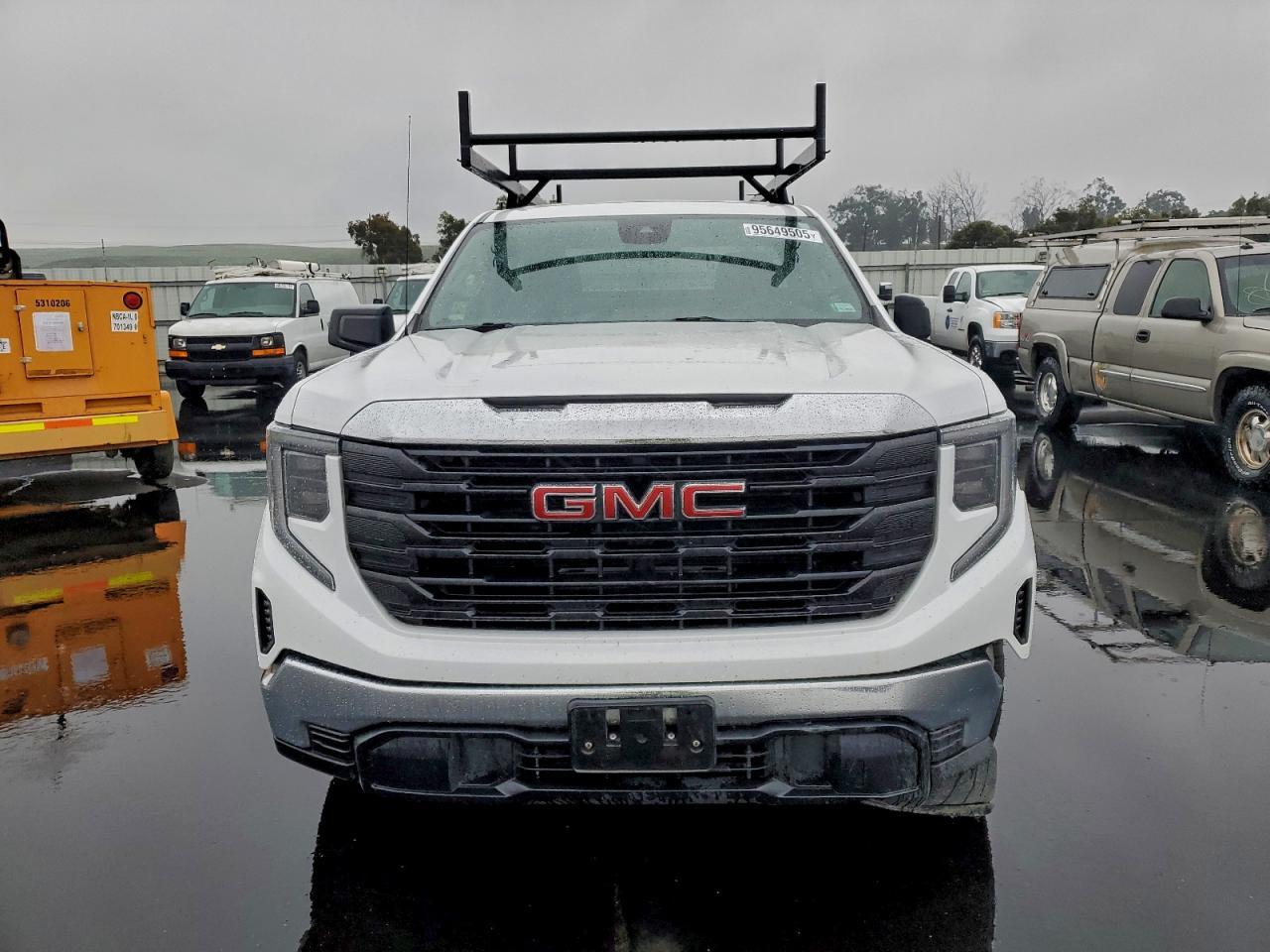 2022 GMC Sierra C1500 - Image 5