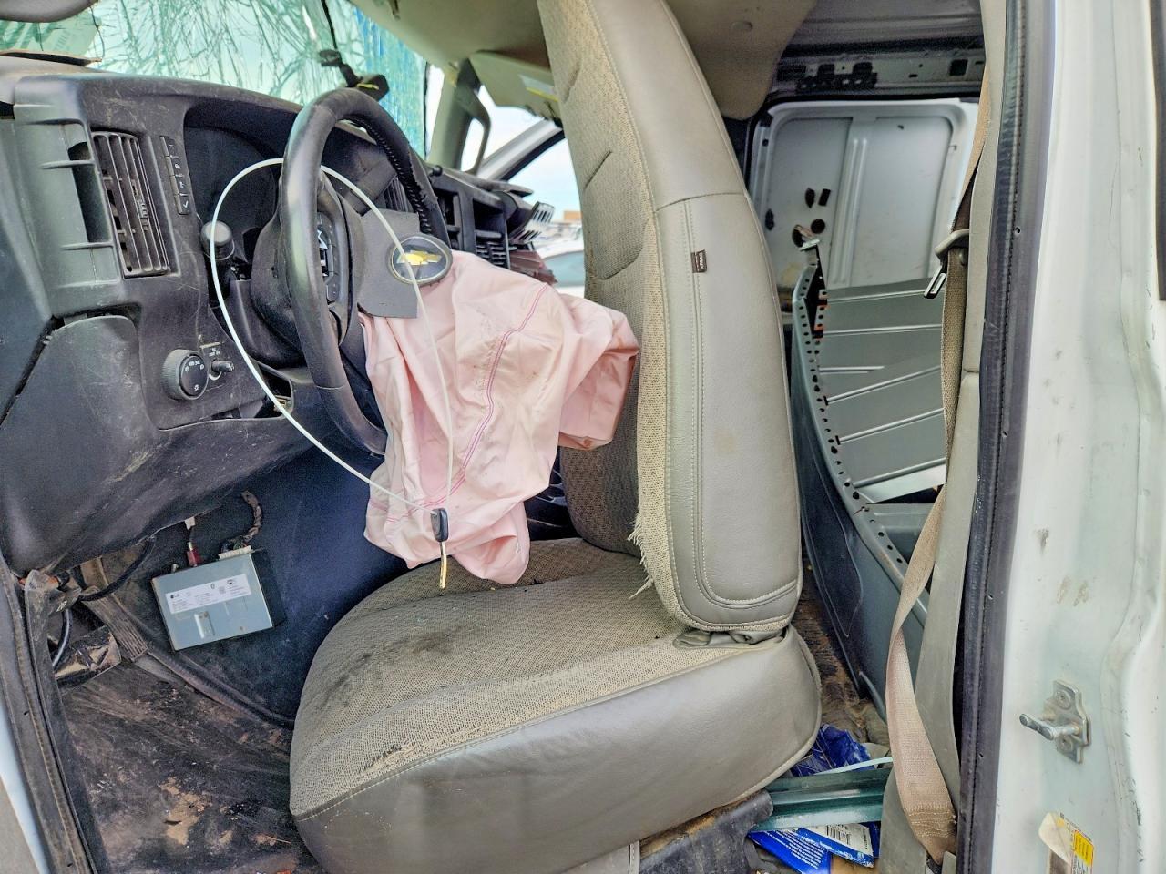 2020 Chevrolet Express G3500 Utility / Service Van - Image 7