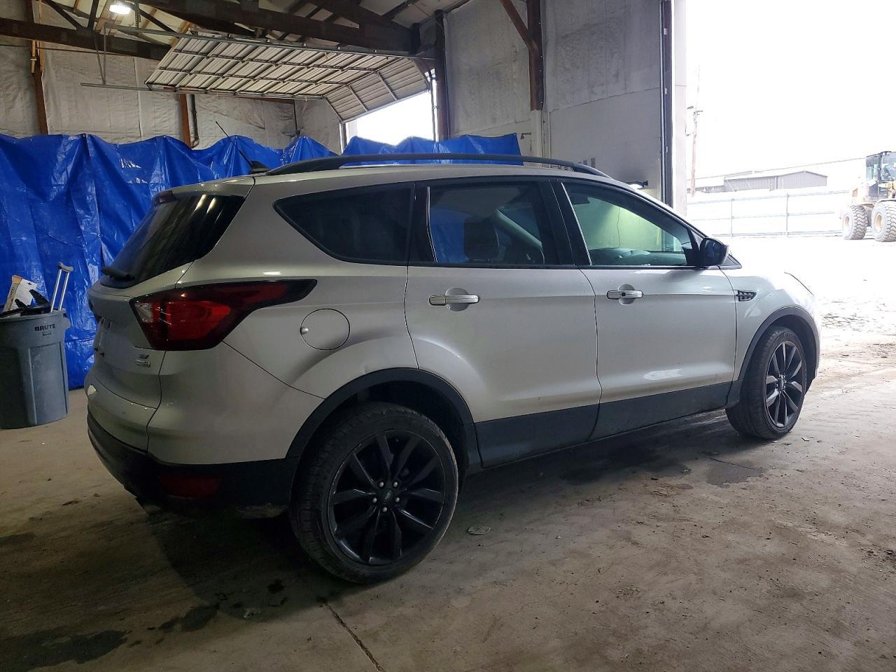 2019 Ford Escape Se - Фото 3
