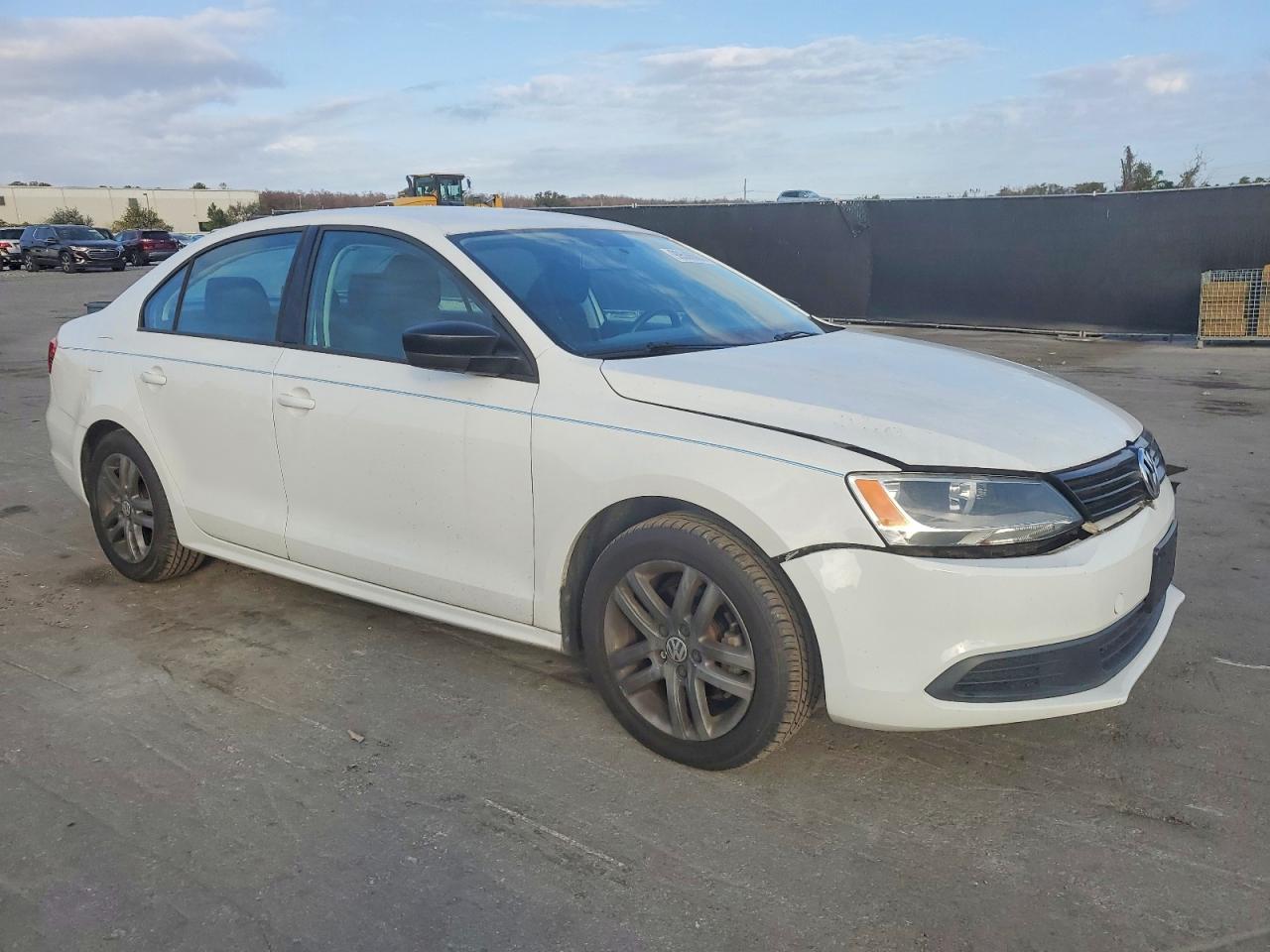 2014 Volkswagen Jetta Base - Image 4