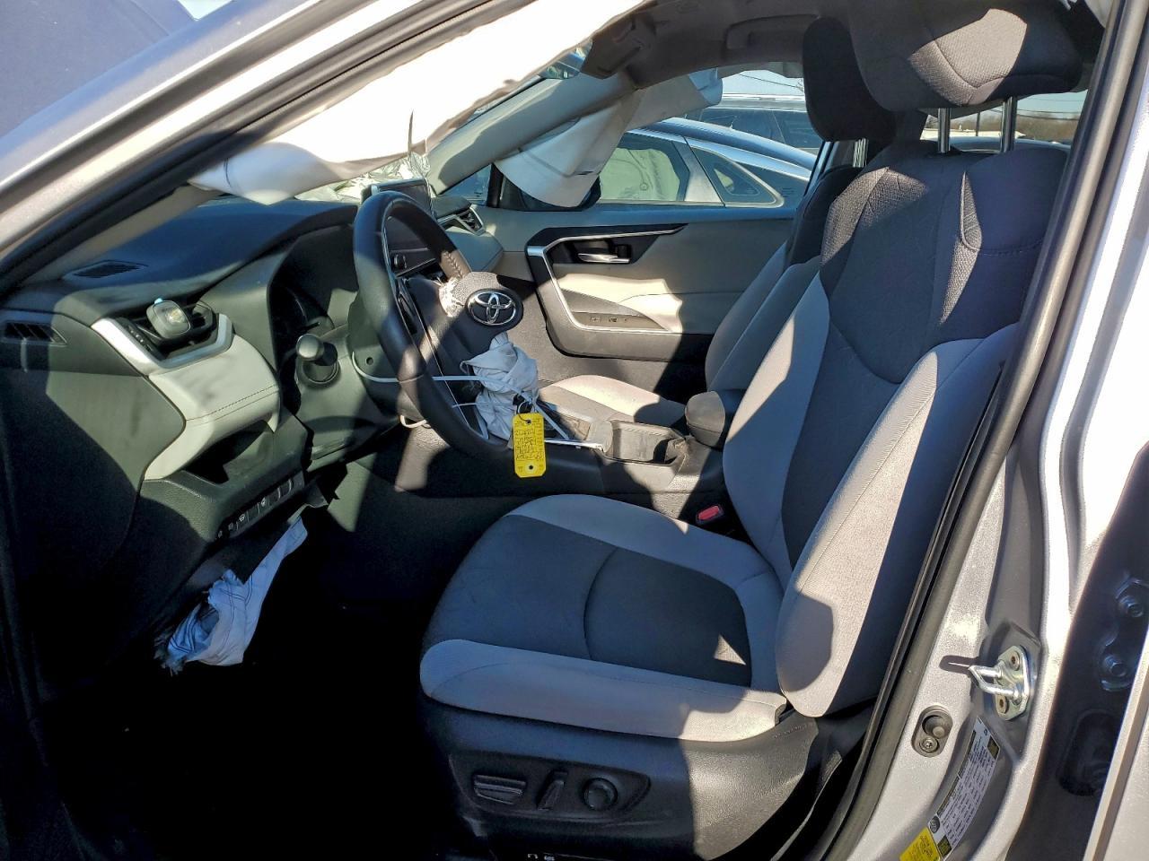 2024 Toyota Rav4 Xle - Image 7