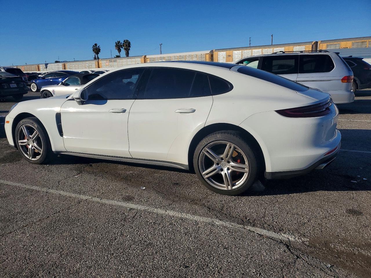 2017 Porsche Panamera 2 - Фото 2