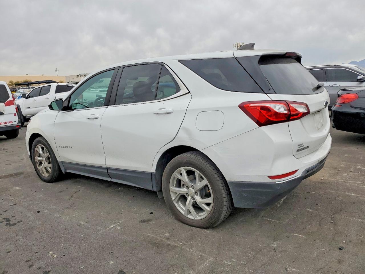 2021 Chevrolet Equinox Lt - Image 2