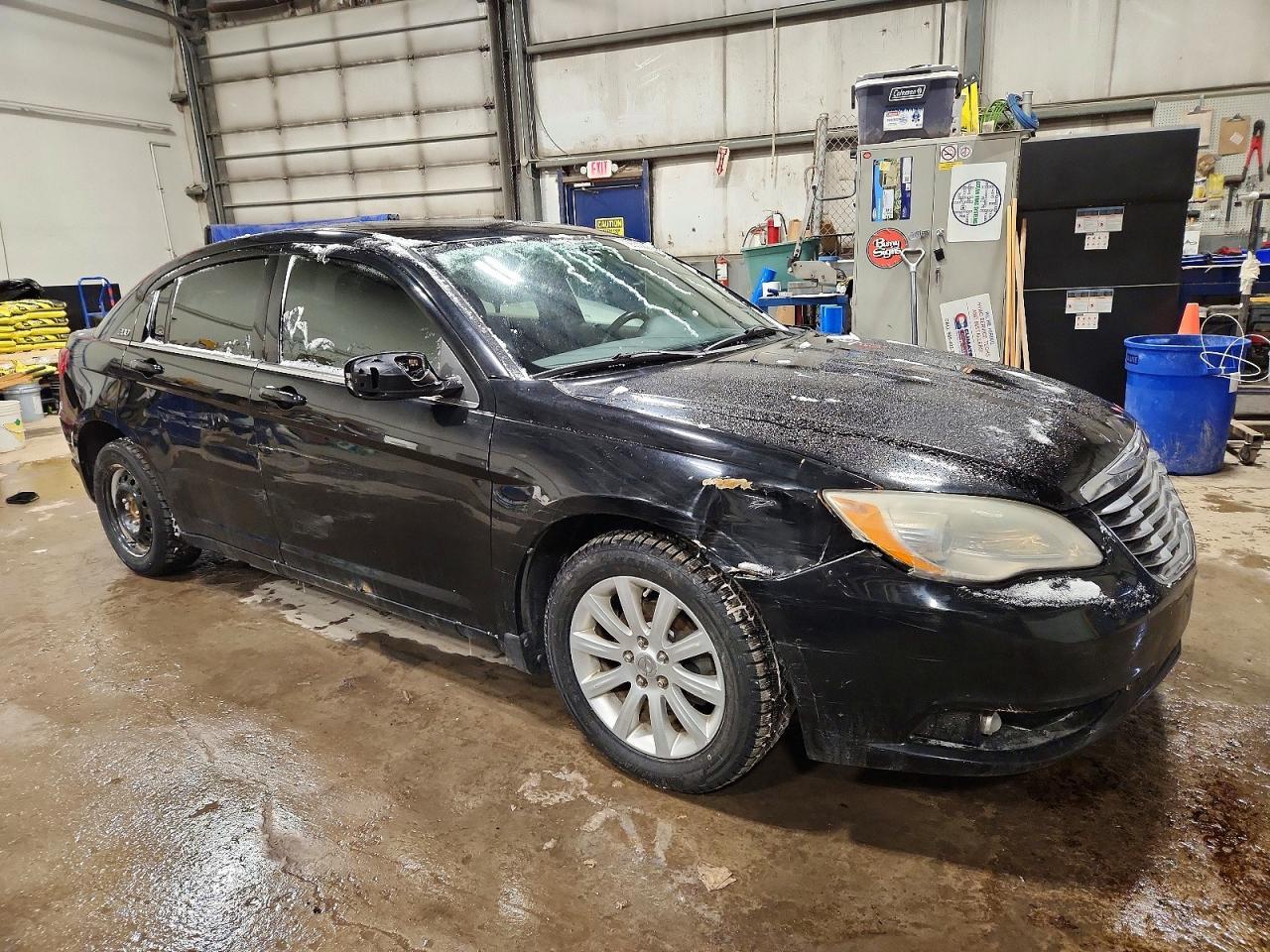 2013 Chrysler 200 Touring - Фото 4