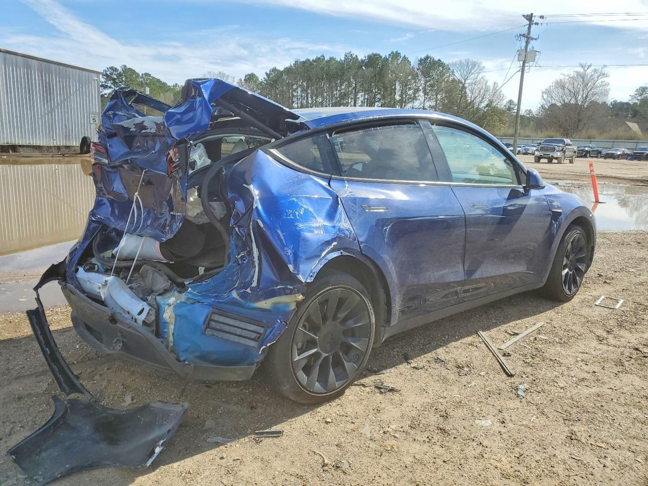 2024 Tesla Model Y - Фото 3