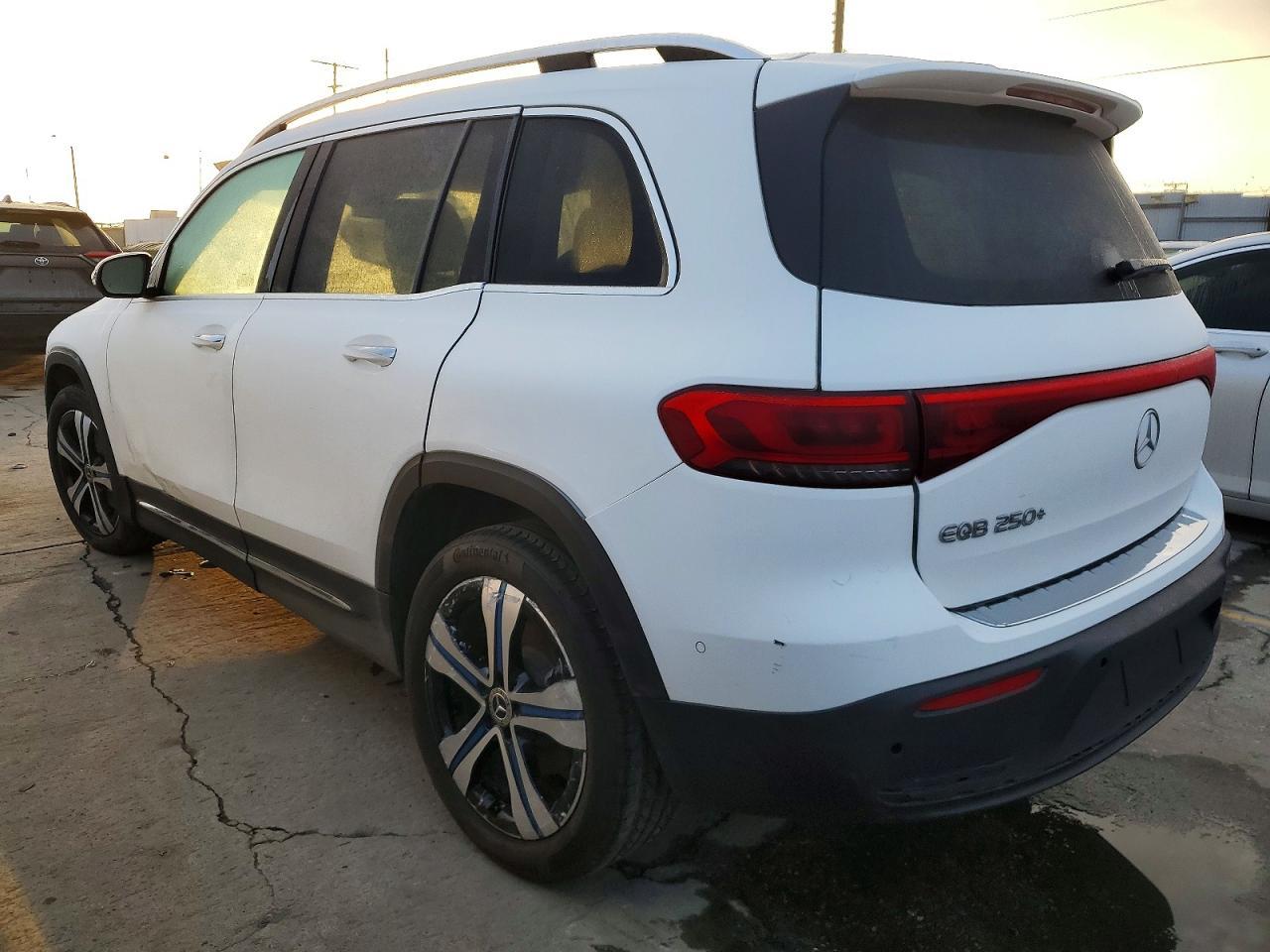2023 Mercedes-Benz Eqb 250+ - Фото 2