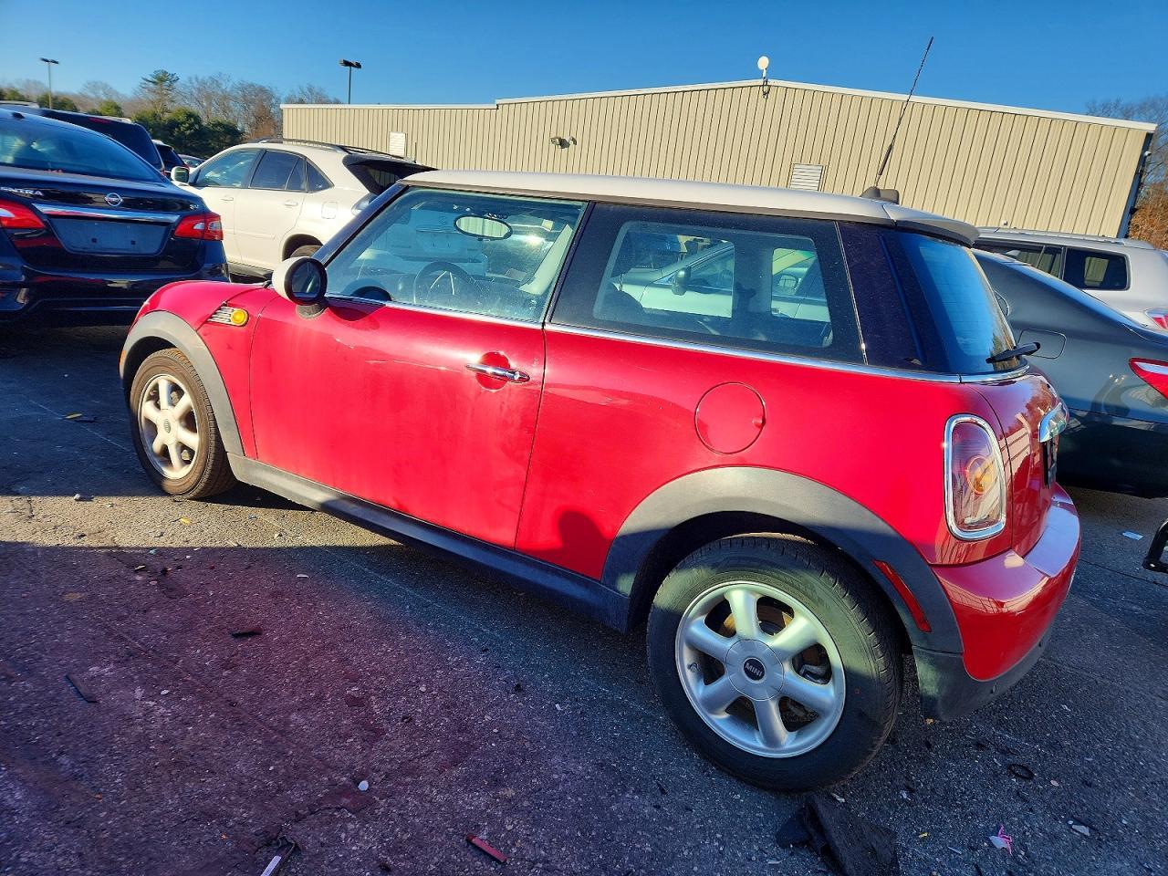 2010 Mini Cooper - Image 2
