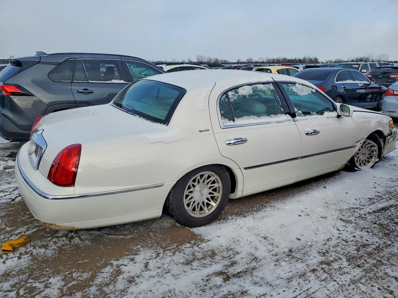 1998 Lincoln Town Car Signature - Image 3