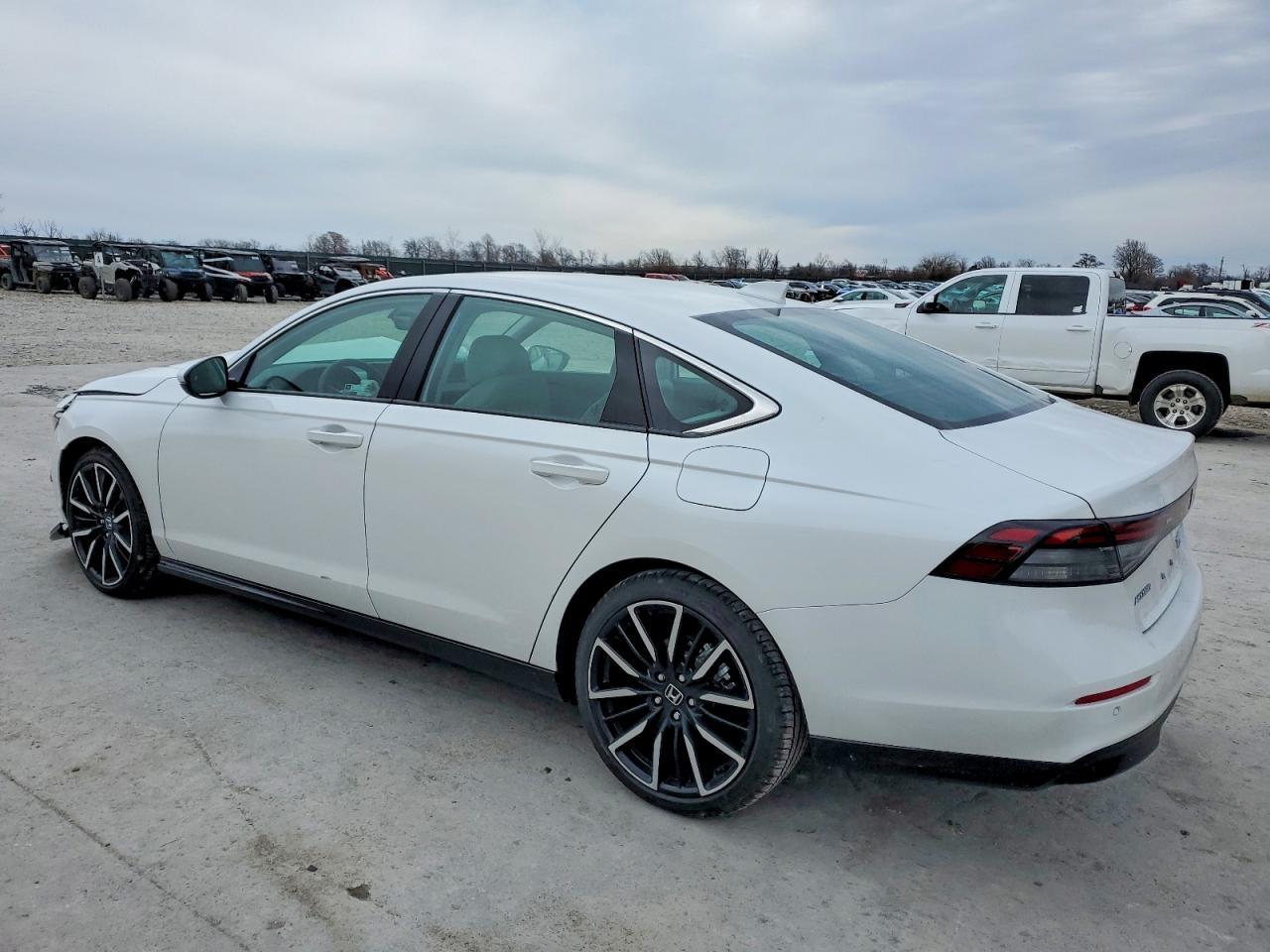 2025 Honda Accord Touring Hybrid - Фото 2