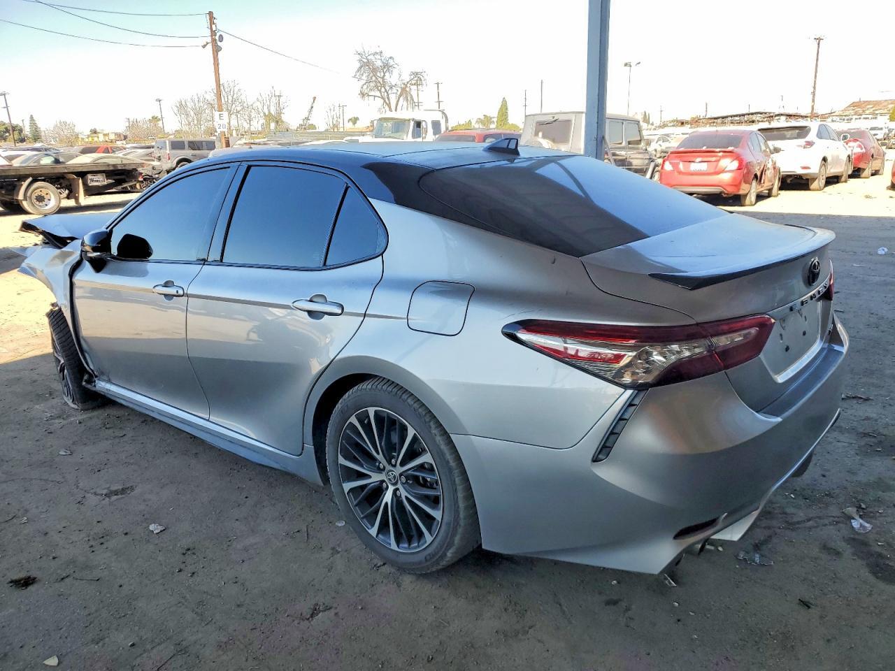 2019 Toyota Camry Xse - Image 2
