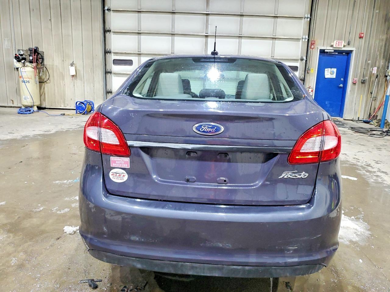 2012 Ford Fiesta S - Фото 6