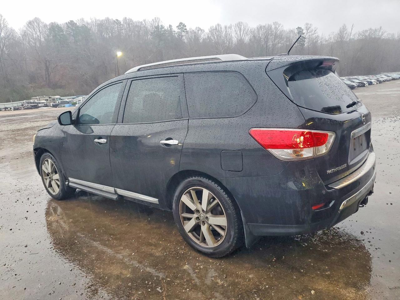 2015 Nissan Pathfinder S - Фото 2