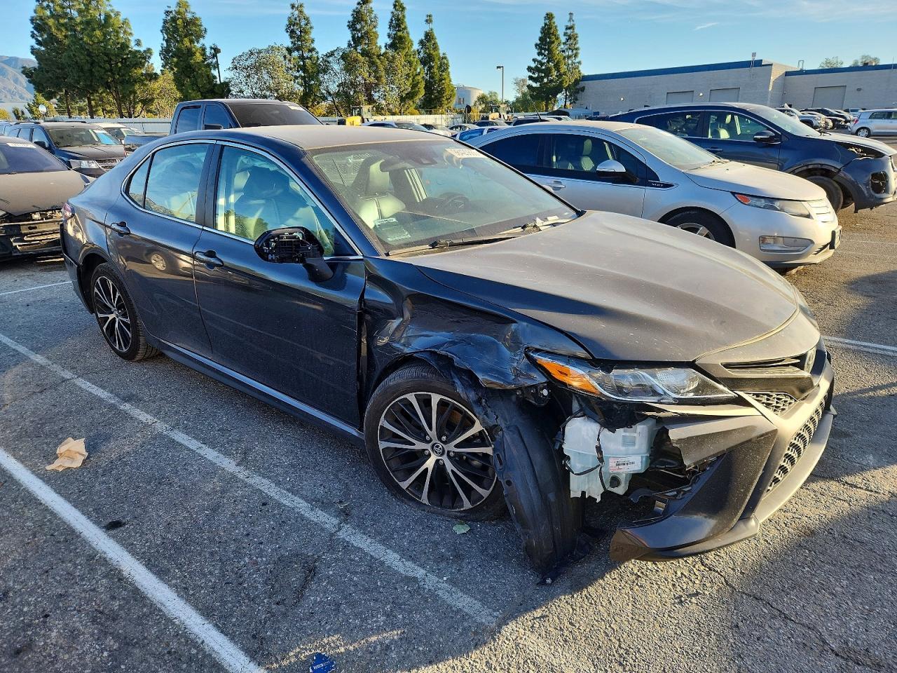 2019 Toyota Camry Se - Фото 4