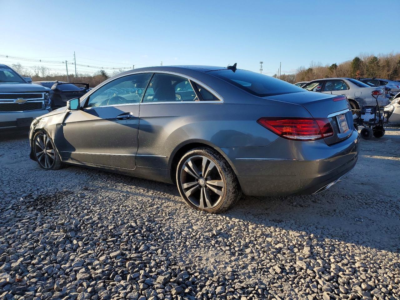 2017 Mercedes-Benz E 400 4Matic - Фото 2