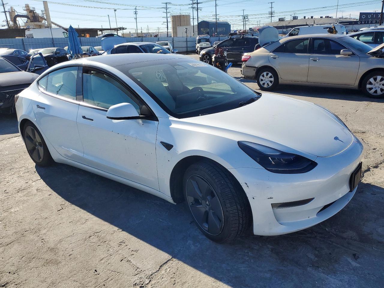 2023 Tesla Model 3 - Фото 4
