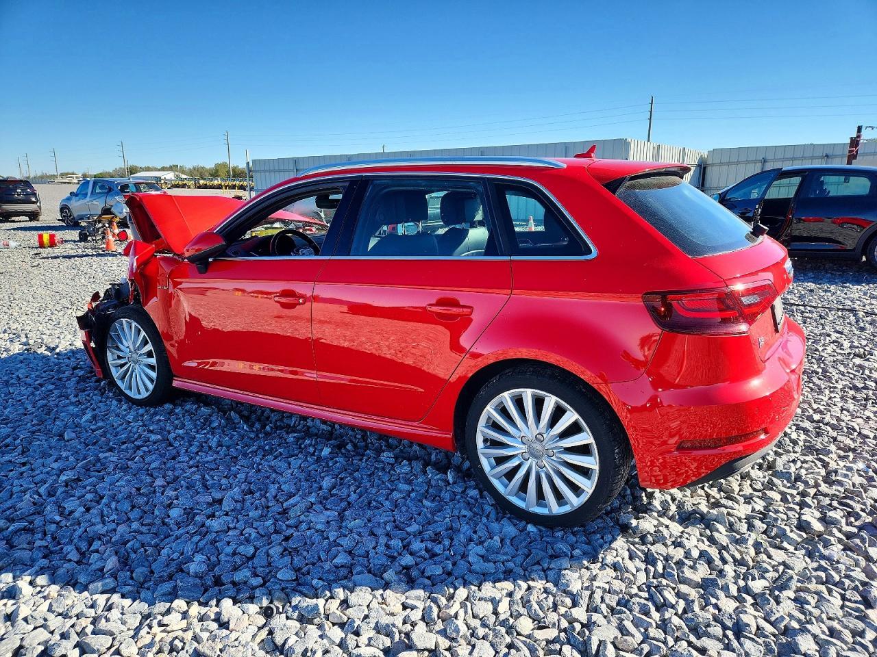 2016 Audi A3 E-Tron Prestige - Image 2