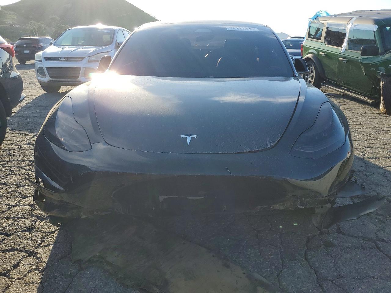 2022 Tesla Model 3 - Фото 5