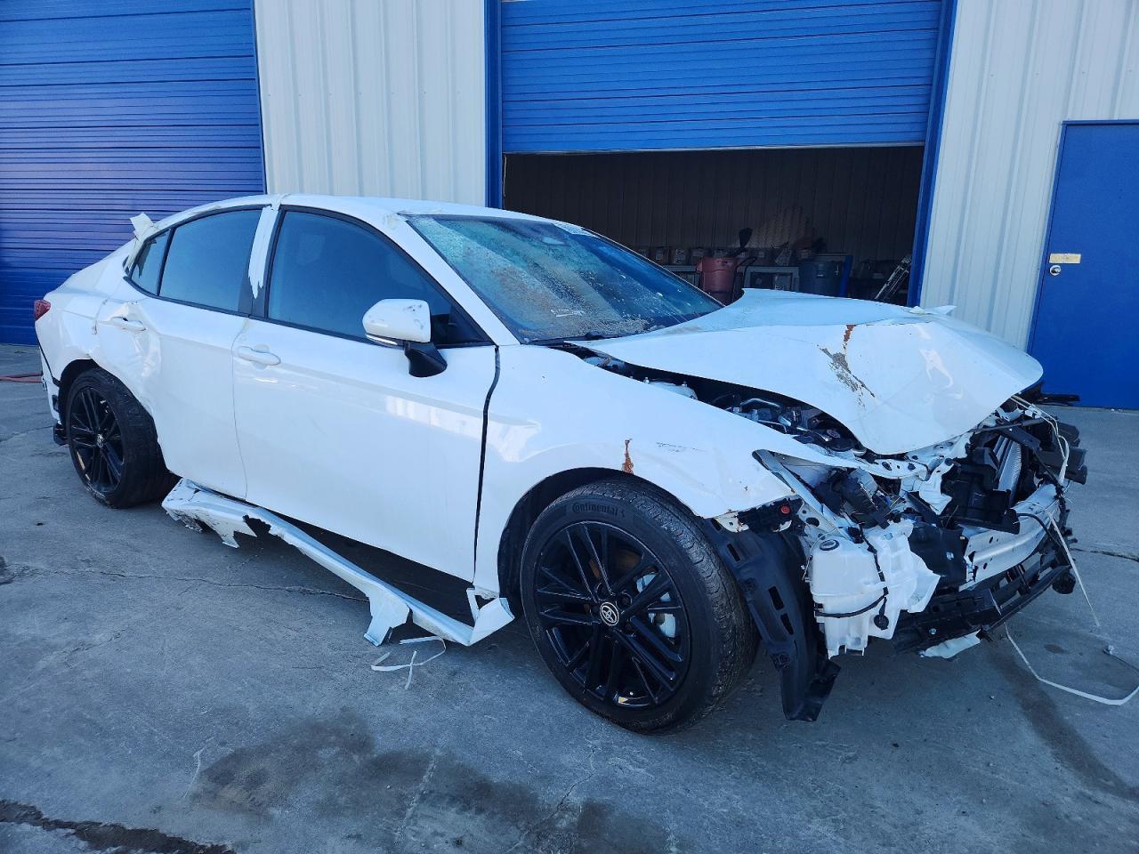 2025 Toyota Camry Se - Image 4