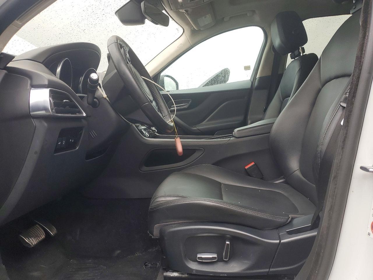2019 Jaguar F-Pace Premium - Image 7