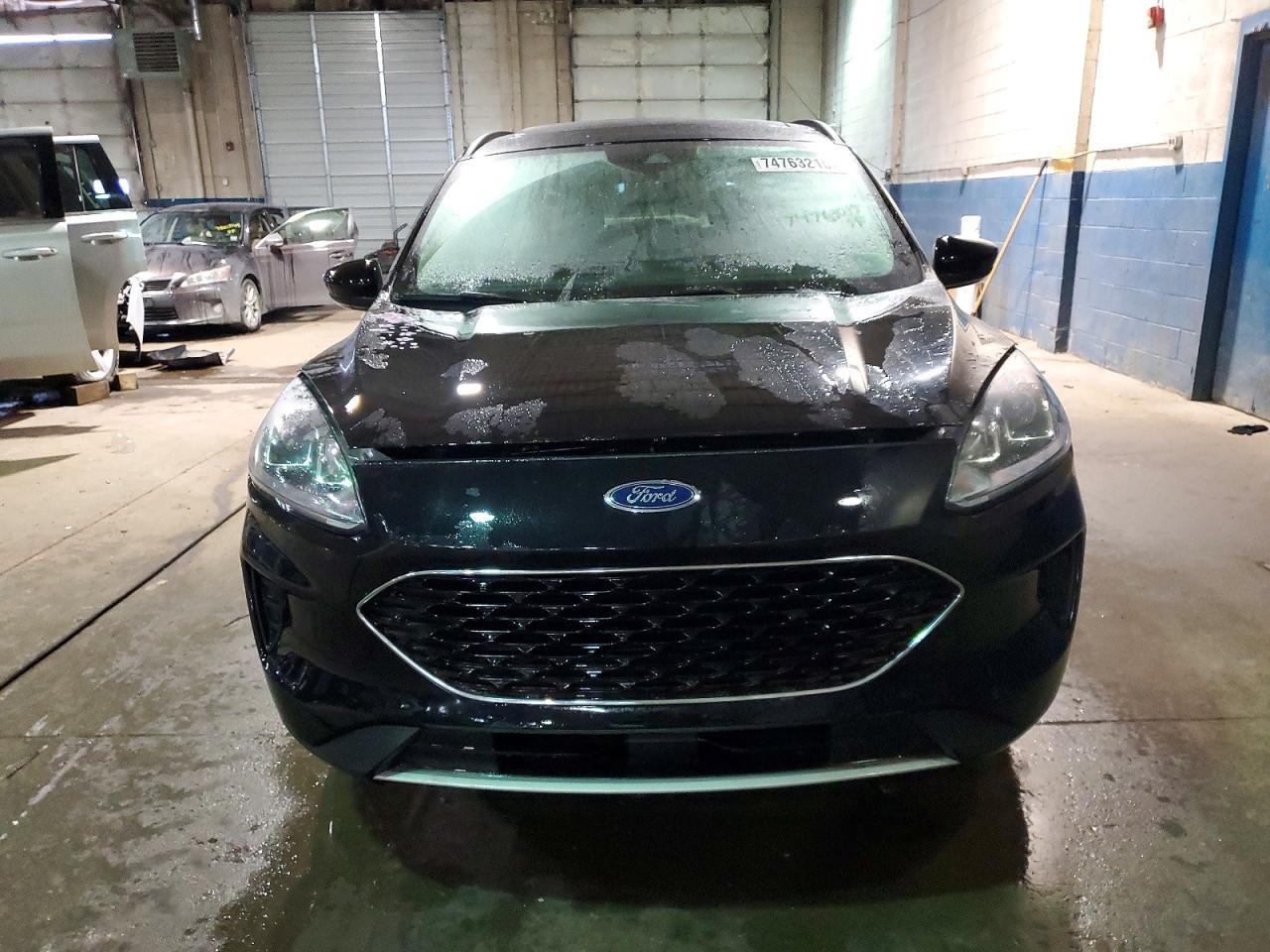 2020 Ford Escape Se - Фото 5