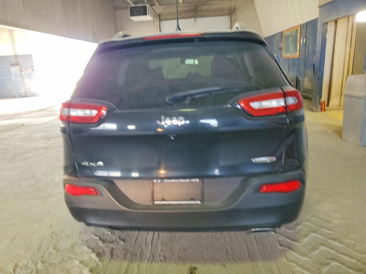 2016 Jeep Cherokee Latitude - Image 6