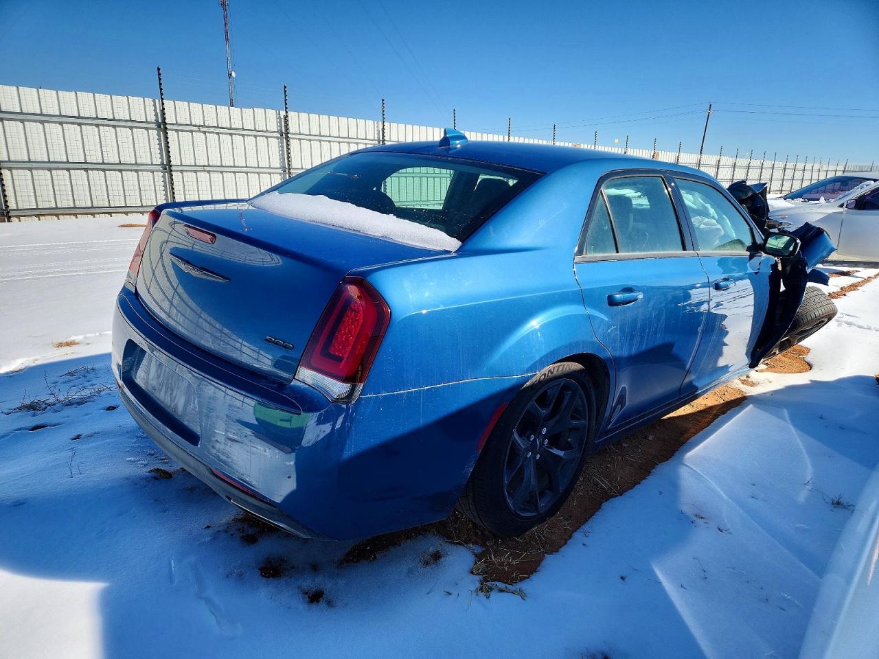 2020 Chrysler 300 Touring - Image 3