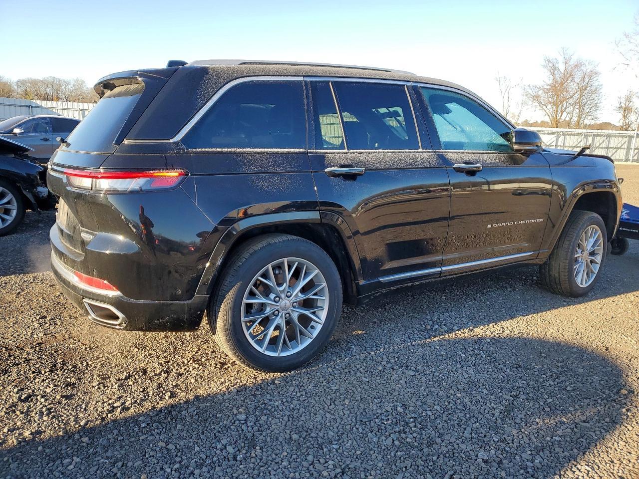 2022 Jeep Grand Cherokee Summit - Фото 3