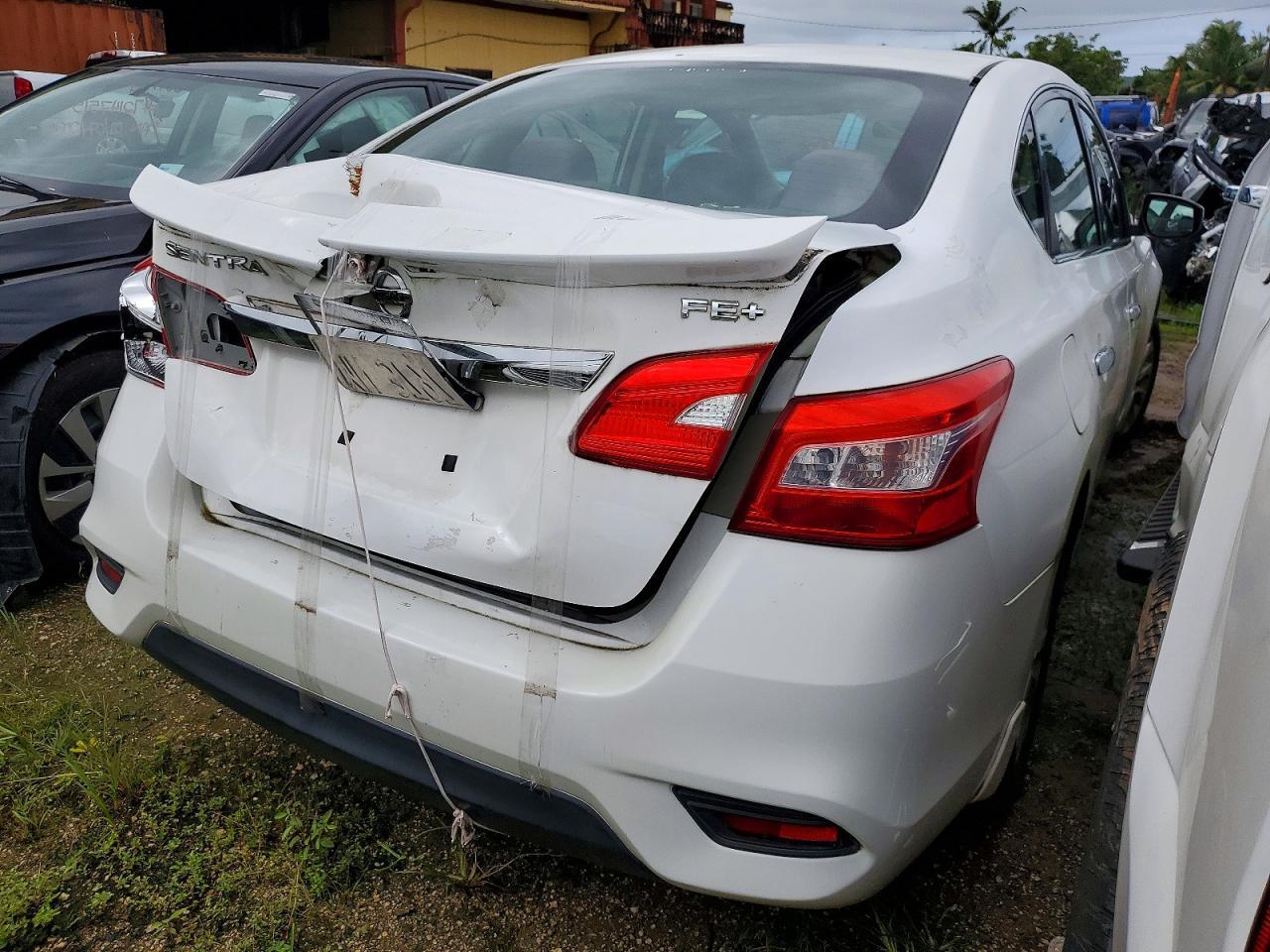 2016 Nissan Sentra S - Фото 3