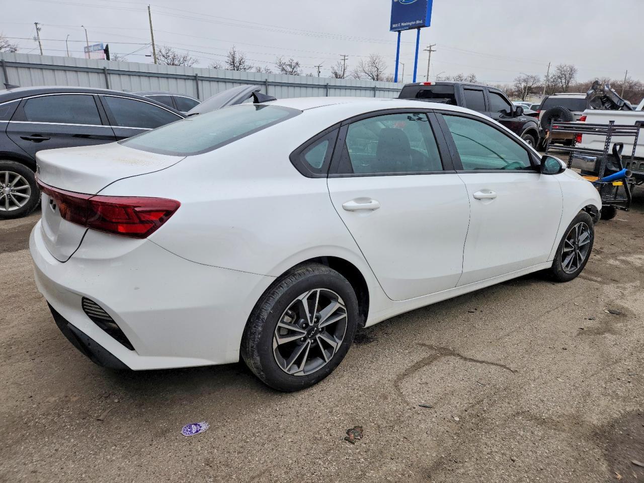 2023 Kia Forte Lx - Image 3