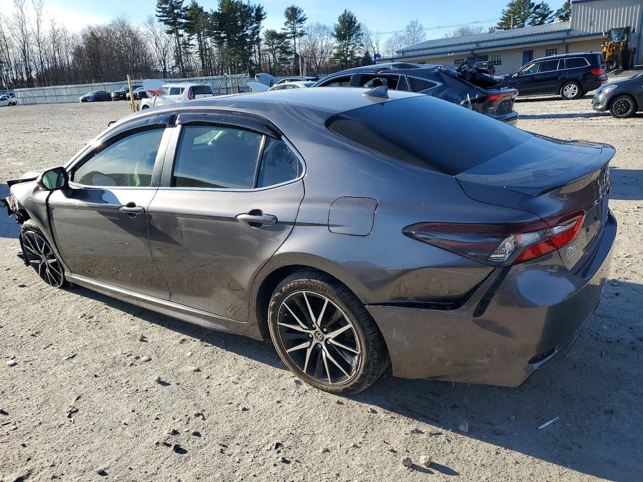 2024 Toyota Camry Se - Фото 2